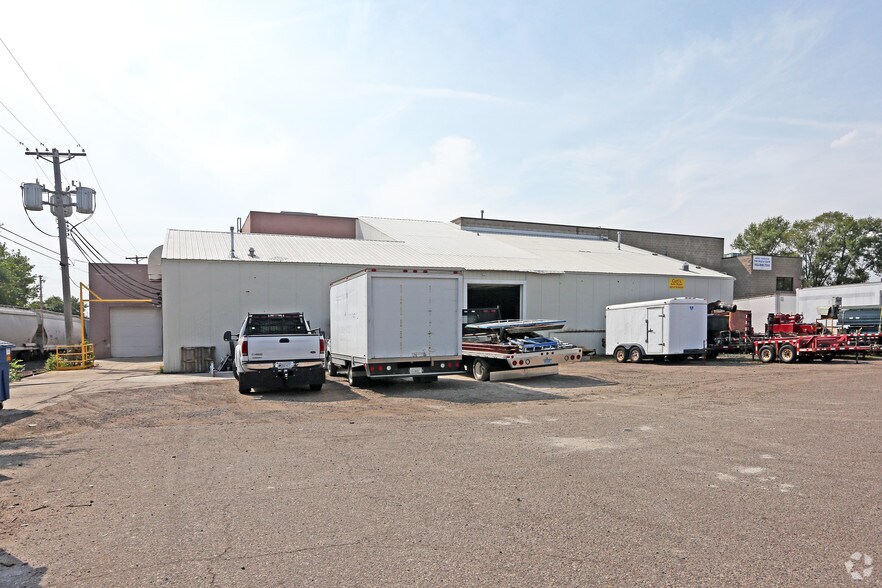 More Photos Of 333 W 86th St, Bloomington Warehouse For Sale