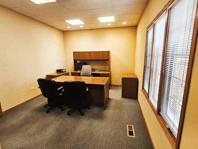 More Photos Of 10331-10335 W Lincoln Hwy, Frankfort Office For Sale