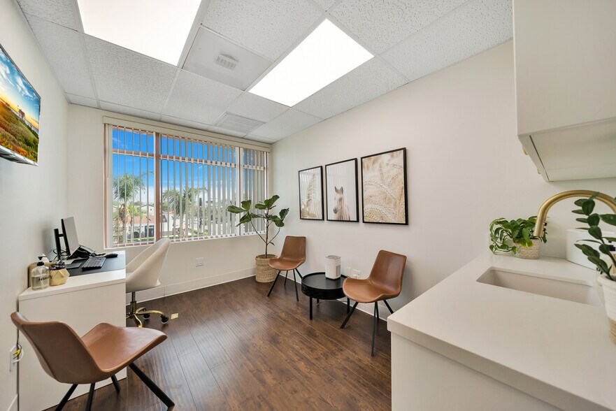 More Photos Of 9535 Reseda Blvd, Northridge Medical For Lease