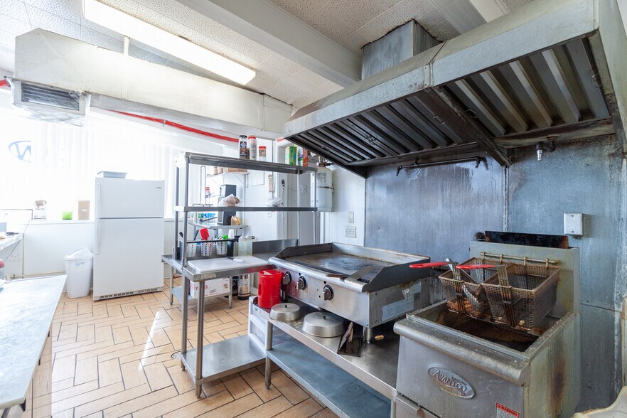 More Photos Of 262 E Whalen, Guernsey Specialty For Sale