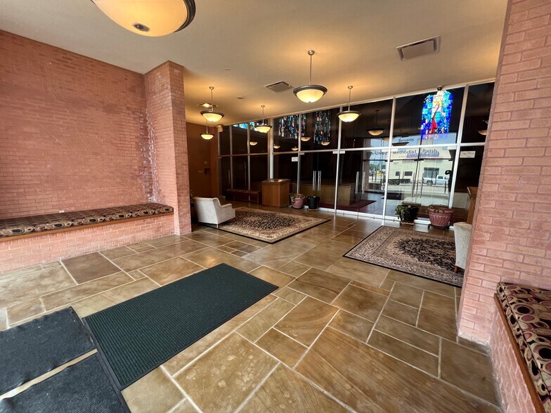 More Photos Of 3827 Broadway St, Houston Specialty For Sale