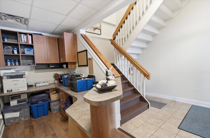 More Photos Of 1038 West Jericho Tpke, Smithtown Office For Sale