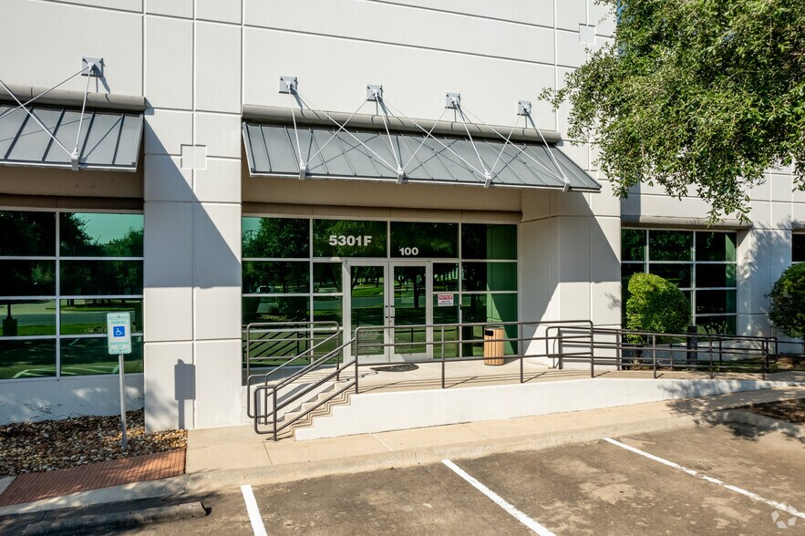 More Photos Of 5300 Riata Park Ct, Austin Office For Lease