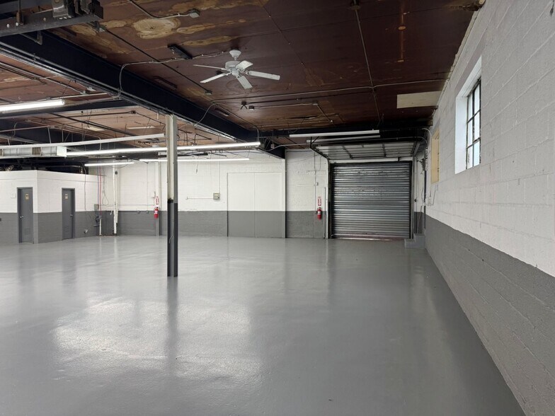 More Photos Of 124-128 Market St, Saddle Brook Warehouse For Lease