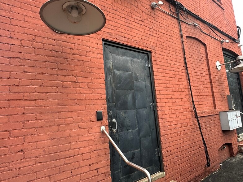 More Photos Of 12 Havemeyer Pl, Greenwich Office For Lease