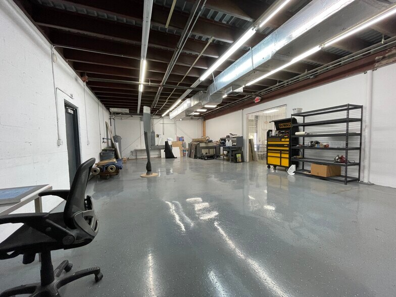 More Photos Of 3413 SW 14th St, Deerfield Beach Warehouse For Lease
