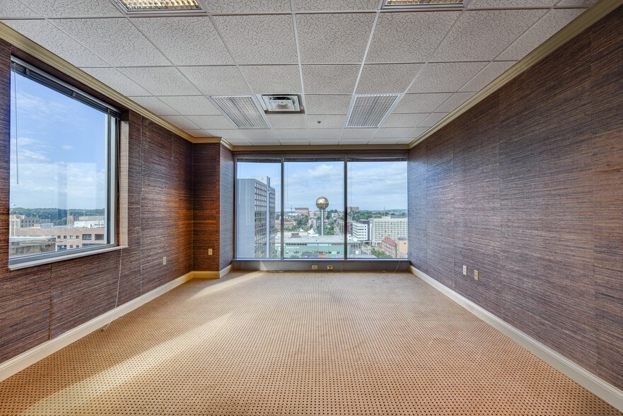 More Photos Of 607 Market St, Knoxville Office For Lease