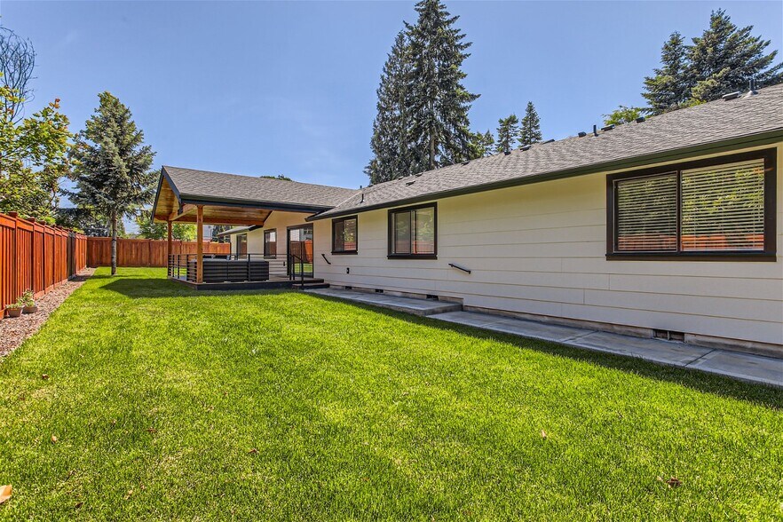 More Photos Of 8955 SW Club Meadow Ln, Portland Continuing Care Retirement Community For Sale