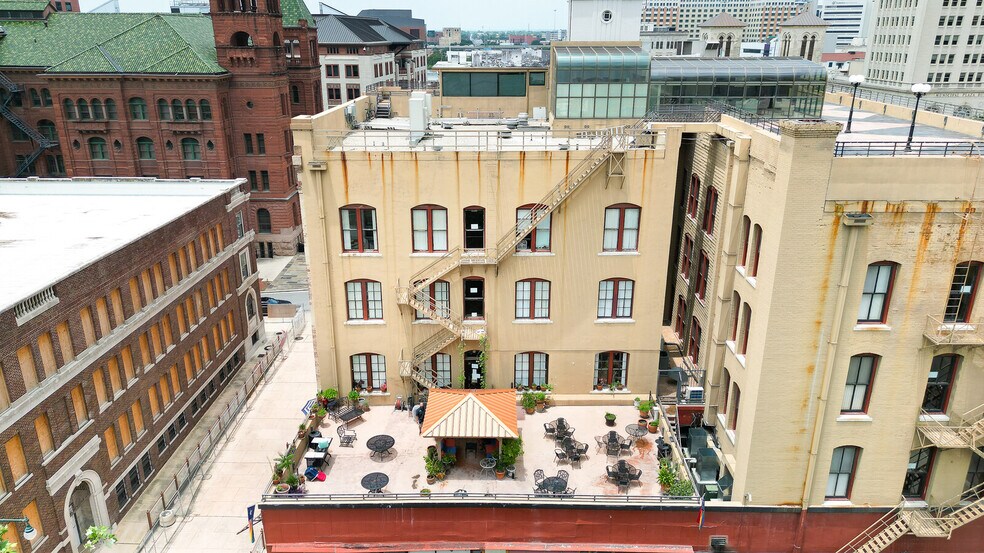 More Photos Of 126 E Main Plz, San Antonio Apartments For Sale