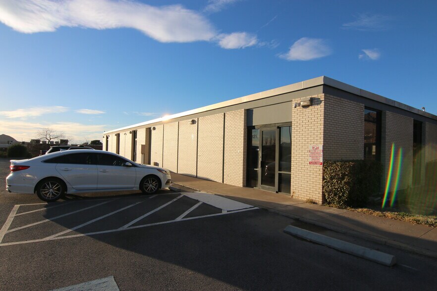 More Photos Of 444 Executive Center Blvd, El Paso Unknown For Lease