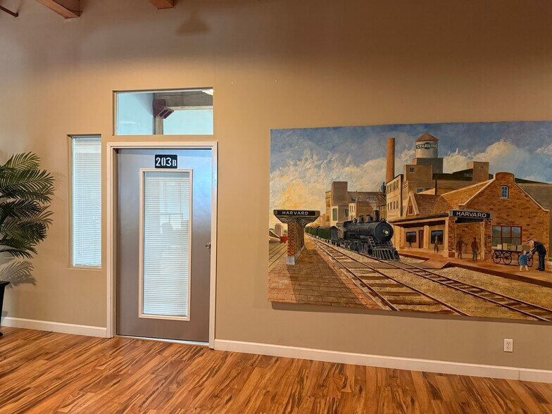 More Photos Of 300-306 W Front St, Harvard Warehouse For Lease