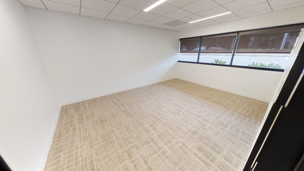 More Photos Of 3 Harbor Dr, Sausalito Medical For Lease