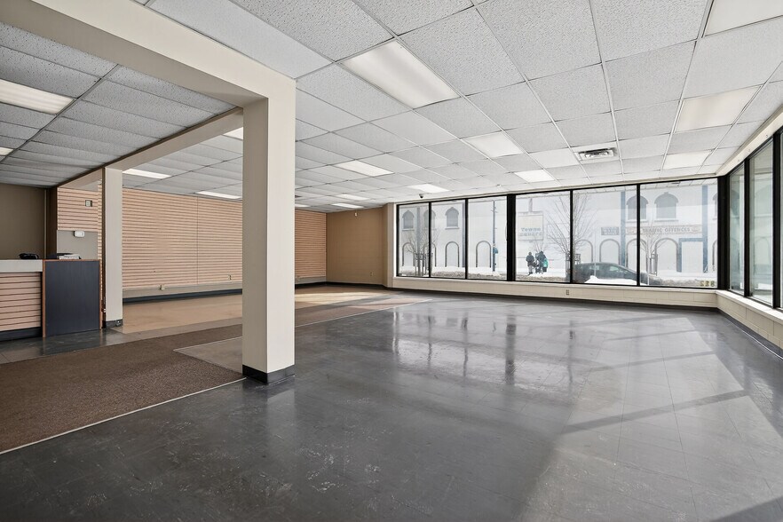 More Photos Of 812 Dundas St, London Freestanding For Sale