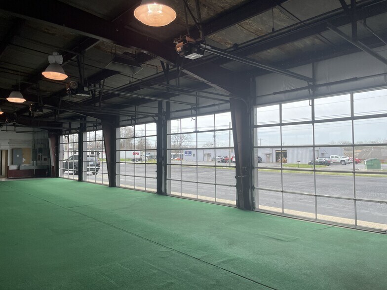 More Photos Of 8600 County 25A rd, Piqua Showroom For Lease