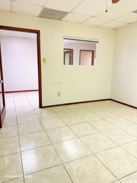 More Photos Of 6910 Bellaire Blvd, Houston Medical For Sale