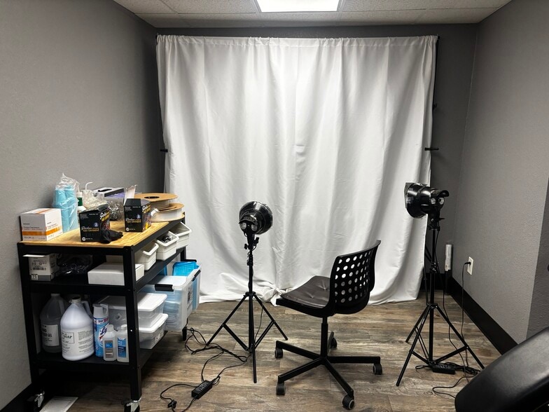 More Photos Of 1480 Ammons St, Lakewood Office For Sale