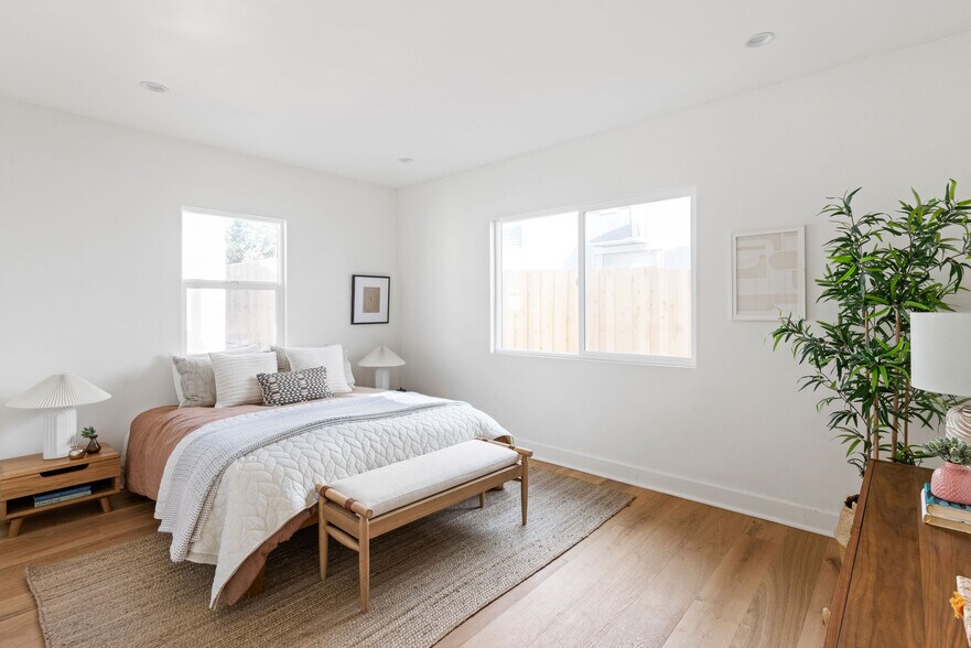 More Photos Of 4363 Eagle Rock Blvd, Los Angeles Multifamily For Sale