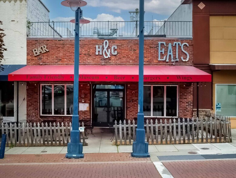 Primary Photo Of 536 4th St, Bremerton Storefront For Sale