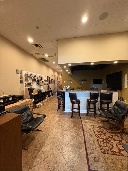 More Photos Of 47 Broad St, Red Bank Flex For Lease