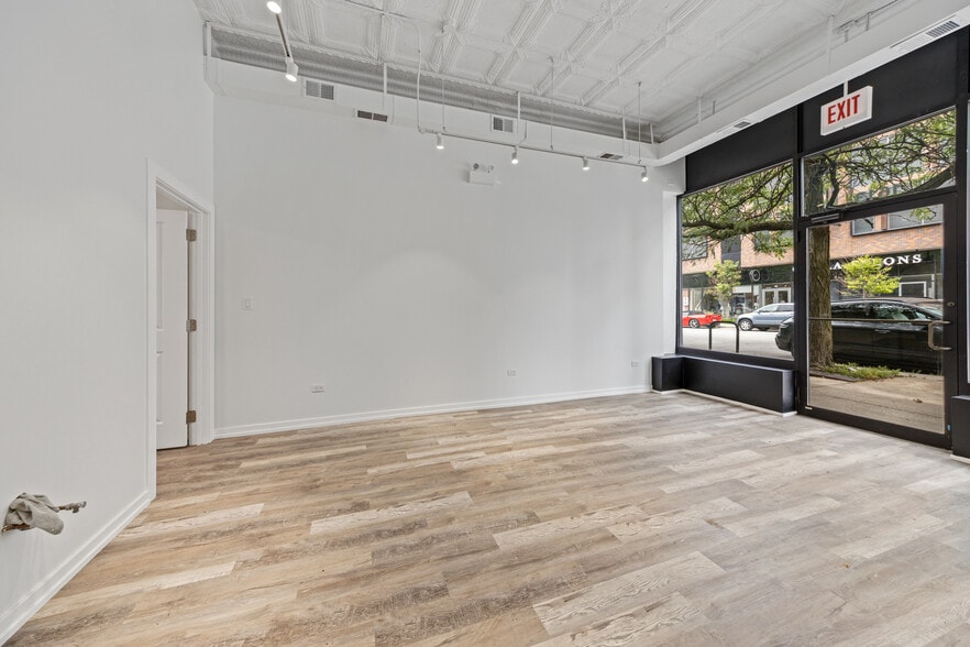 More Photos Of 1601-1613 E 53rd St, Chicago Storefront For Lease
