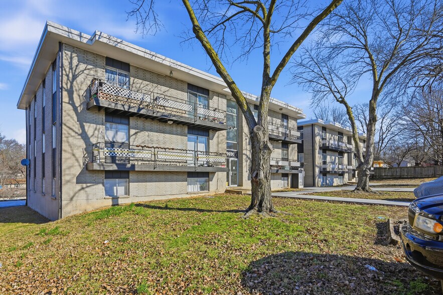 More Photos Of 9930 E 36th St S, Independence Apartments For Sale
