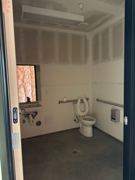 More Photos Of 929 Story Rd, San Jose Storefront For Sale