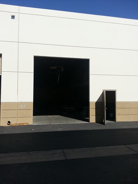 More Photos Of 10557 Juniper Ave, Fontana Warehouse For Lease