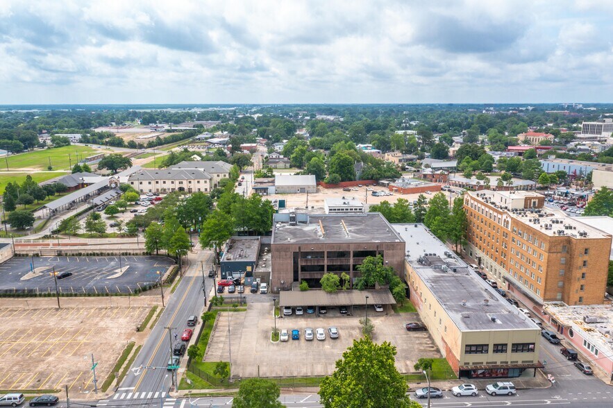 More Photos Of 214 Jefferson St, Lafayette Office For Sale