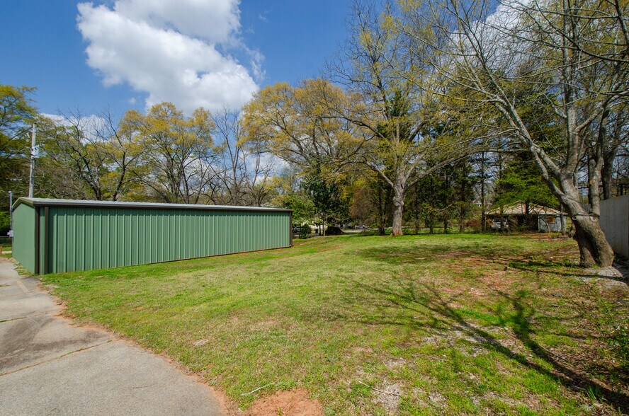 More Photos Of 100 Candler St, Villa Rica Flex For Lease