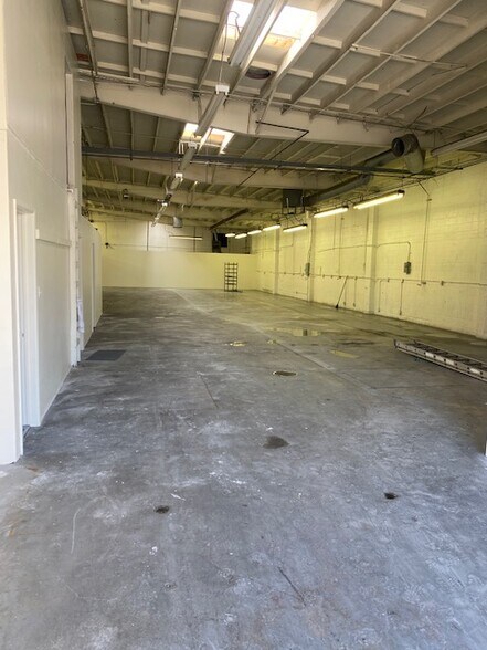 More Photos Of 12900 Bradley Ave, Sylmar Warehouse For Lease