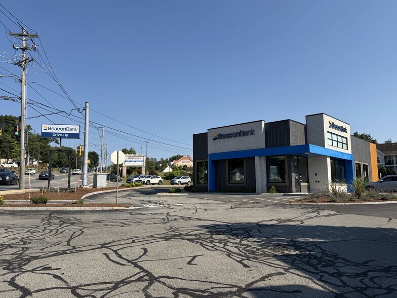 More Photos Of 435 Winthrop Ave, Lawrence Freestanding For Lease