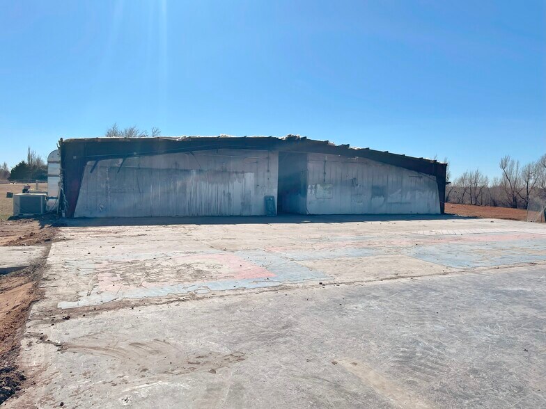 More Photos Of 5909 Aero Dr, Tuttle Industrial For Lease