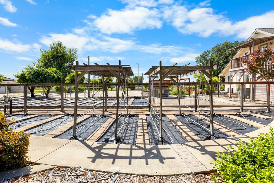 More Photos Of 9930 Calvine Rd, Sacramento Apartments For Sale