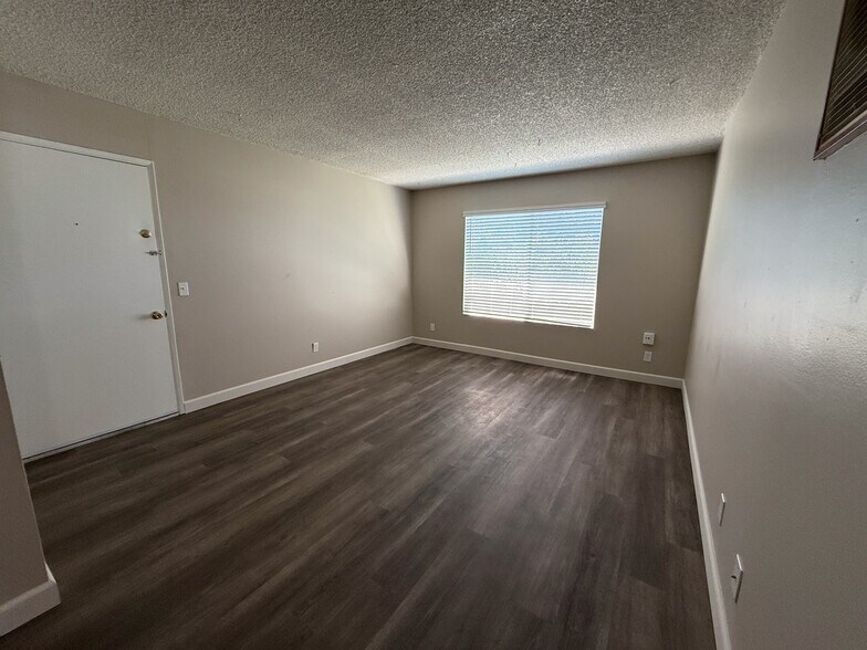More Photos Of 1121 E 6th St, National City Apartments For Sale