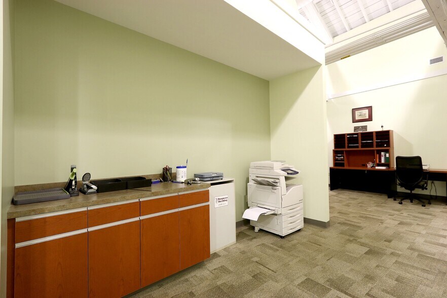 More Photos Of 100-256 Match Factory Pl, Bellefonte Medical For Lease