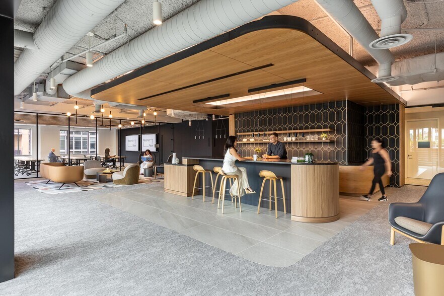 More Photos Of 5404 Wisconsin Ave, Chevy Chase Office For Lease
