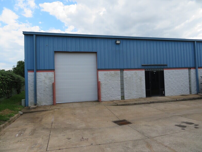 More Photos Of 5213 Brookglen Dr, Houston Light Manufacturing For Lease