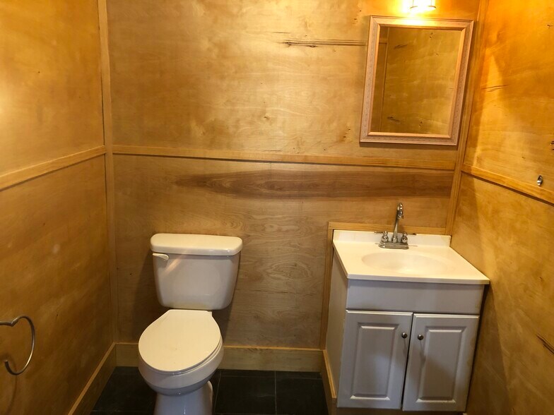 More Photos Of 1856 Belgrade Ave, Charleston Flex For Lease