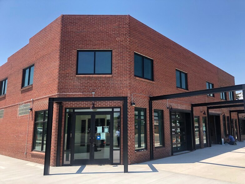 Primary Photo Of 11690 Montview Blvd, Aurora Storefront Retail Office For Lease