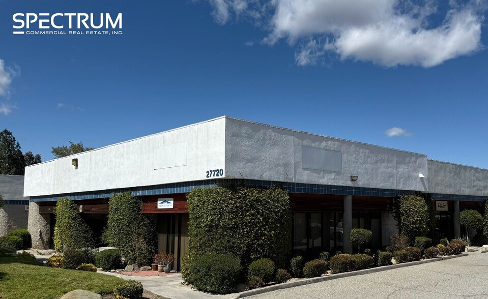 More Photos Of 27720 Avenue Scott, Valencia Service For Lease