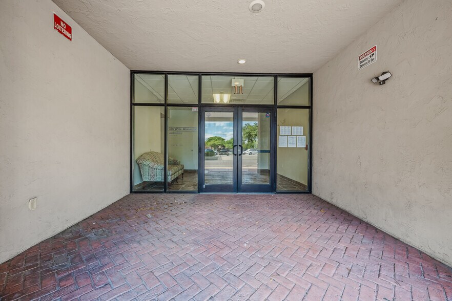 More Photos Of 11-13 N Potomac St, Hagerstown Storefront Retail Office For Lease