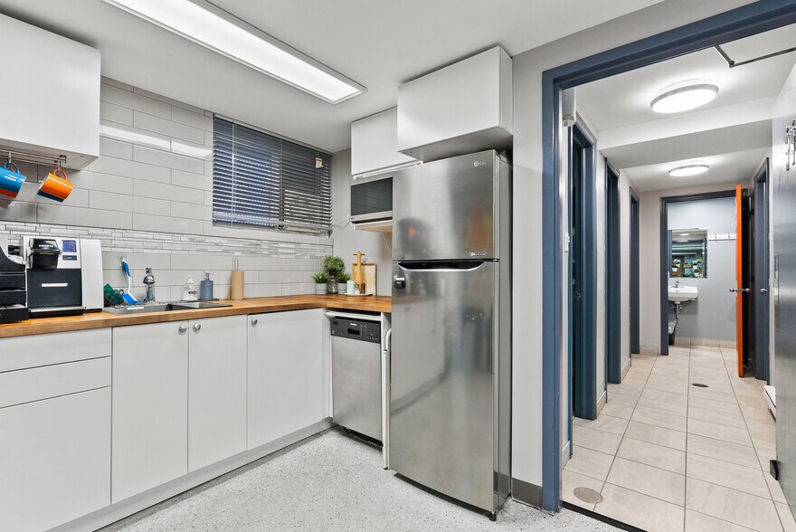 More Photos Of 499 Preston St, Ottawa Religious Facility For Sale