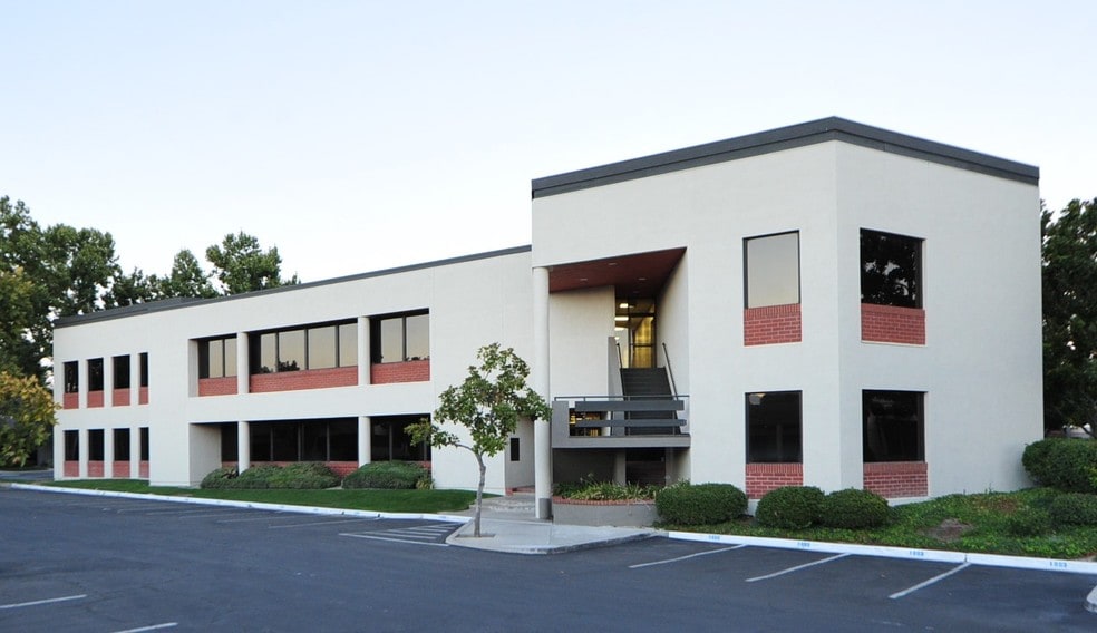 More Photos Of 1003 E Cooley Dr, Colton Office For Lease