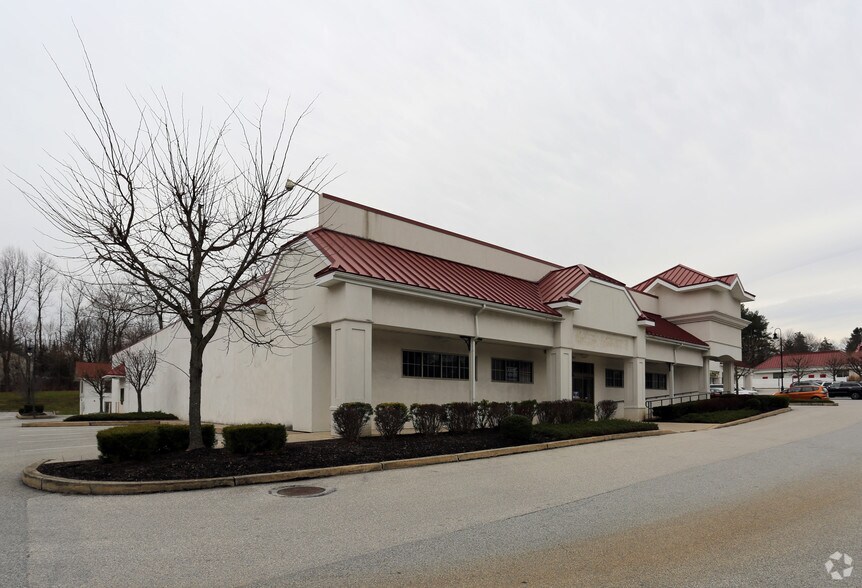 More Photos Of 704 W Nields St, West Chester Storefront For Lease