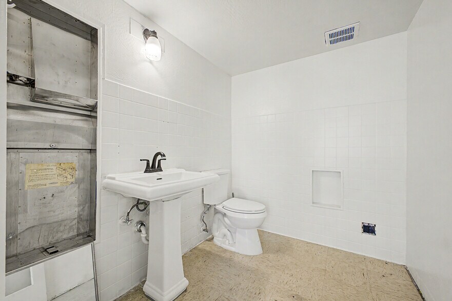 More Photos Of 4614 N 7th St, Phoenix Loft Creative Space For Lease