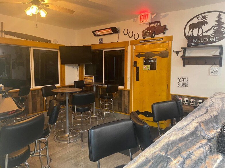 More Photos Of 411 Oregon Way, Longview Fast Food For Sale