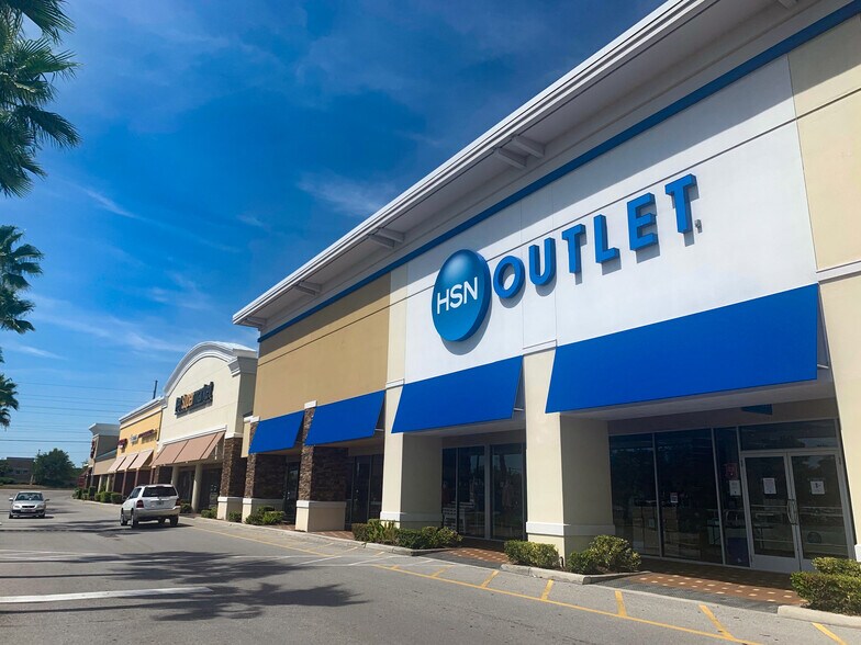 More Photos Of 8501-8755 Little Rd, New Port Richey Unknown For Lease