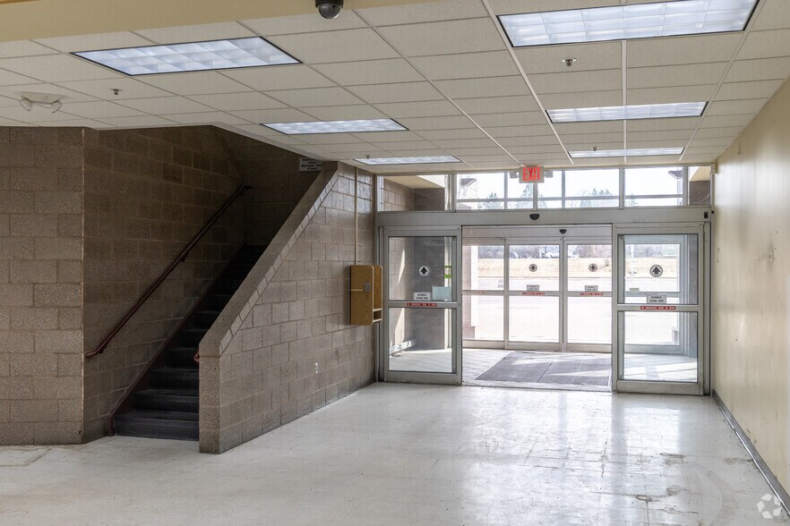 More Photos Of 400 W 9th St N, Ladysmith General Retail For Sale