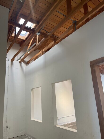 More Photos Of 3191 Glendale Blvd, Los Angeles Storefront For Lease