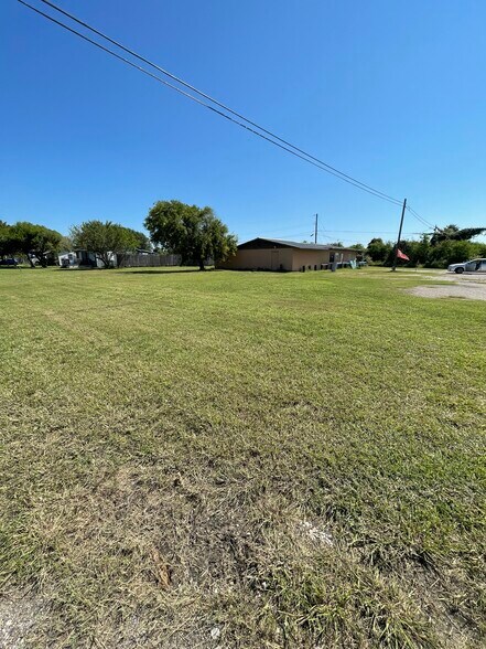 More Photos Of 208 E Wheeler Ave, Aransas Pass Theater Concert Hall For Sale